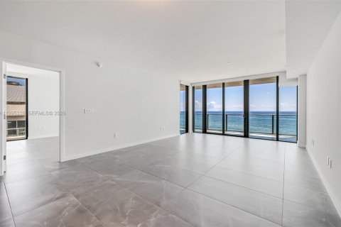 Condo in Pompano Beach, Florida, 3 bedrooms  № 2062904 - photo 23