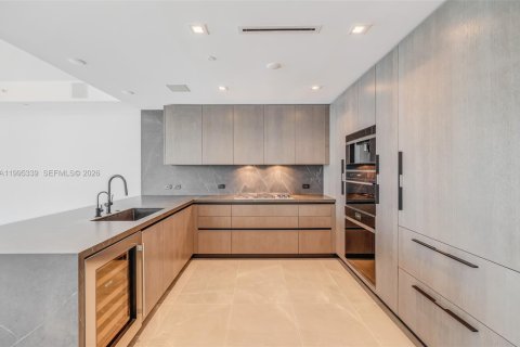 Condo in Pompano Beach, Florida, 3 bedrooms  № 2062904 - photo 17