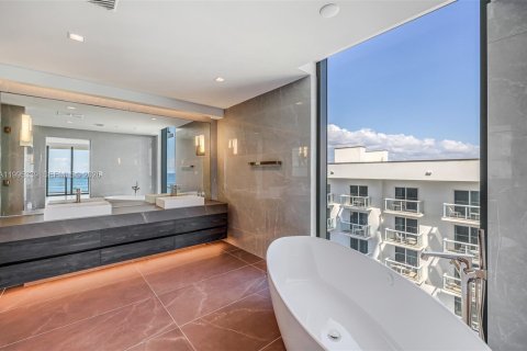 Condo in Pompano Beach, Florida, 3 bedrooms  № 2062904 - photo 24