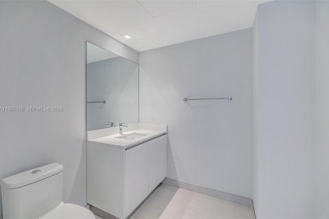 Condo in Pompano Beach, Florida, 3 bedrooms  № 2062904 - photo 8