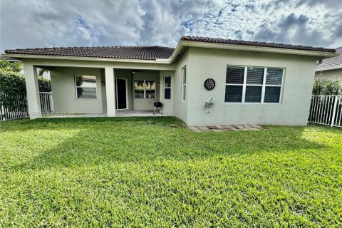 House in Weston, Florida 4 bedrooms, 230.03 sq.m. № 1954156 - photo 21