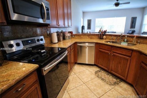 House in Weston, Florida 4 bedrooms, 230.03 sq.m. № 1954156 - photo 6