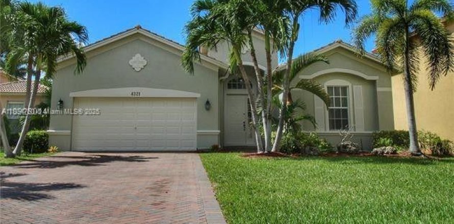 House in Weston, Florida 4 bedrooms, 230.03 sq.m. № 1954156