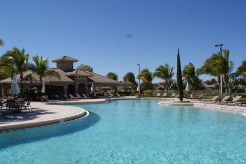 House in Weston, Florida 4 bedrooms, 230.03 sq.m. № 1954156 - photo 17