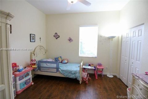 House in Weston, Florida 4 bedrooms, 230.03 sq.m. № 1954156 - photo 11