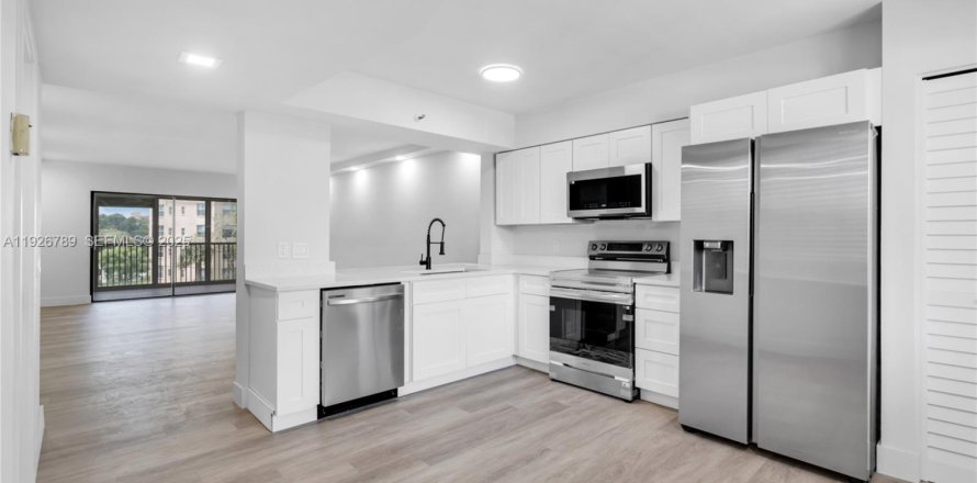 Кондоминиум с 2 спальнями в Делрей-Бич, Флорида № 1986162