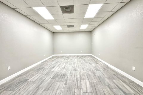 Commercial property in Clearwater, Florida 753.9 sq.m. № 1608491 - photo 2