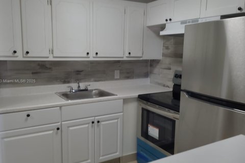 Condominio en alquiler en West Palm Beach, Florida, 1 dormitorio, 57.13 m2 № 1973521 - foto 3