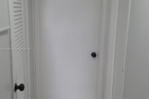 Condominio en alquiler en West Palm Beach, Florida, 1 dormitorio, 57.13 m2 № 1973521 - foto 12