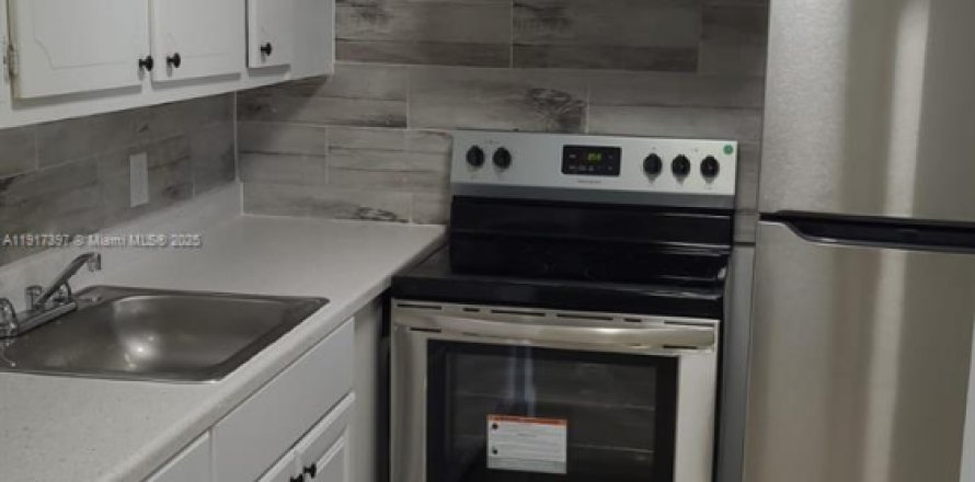 Condominio en West Palm Beach, Florida, 1 dormitorio  № 1973521