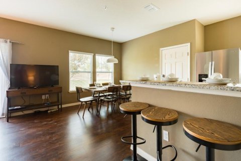Touwnhouse à vendre à Kissimmee, Floride: 4 chambres, 157.38 m2 № 2291130 - photo 9