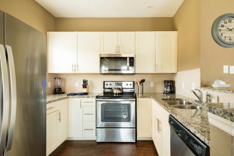 Touwnhouse à vendre à Kissimmee, Floride: 4 chambres, 157.38 m2 № 2291130 - photo 12
