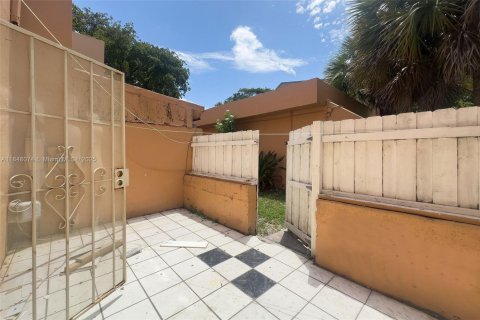 Touwnhouse à vendre à Lauderhill, Floride: 2 chambres, 101.82 m2 № 1850516 - photo 25