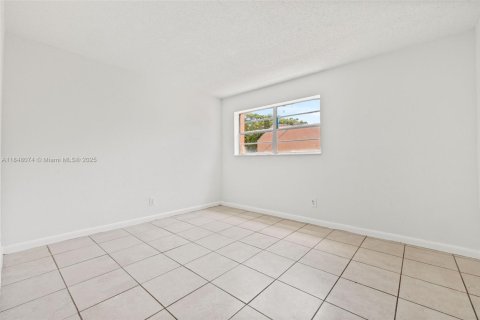 Touwnhouse à vendre à Lauderhill, Floride: 2 chambres, 101.82 m2 № 1850516 - photo 21
