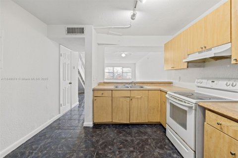 Touwnhouse à vendre à Lauderhill, Floride: 2 chambres, 101.82 m2 № 1850516 - photo 11
