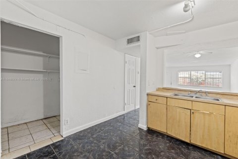 Touwnhouse à vendre à Lauderhill, Floride: 2 chambres, 101.82 m2 № 1850516 - photo 12