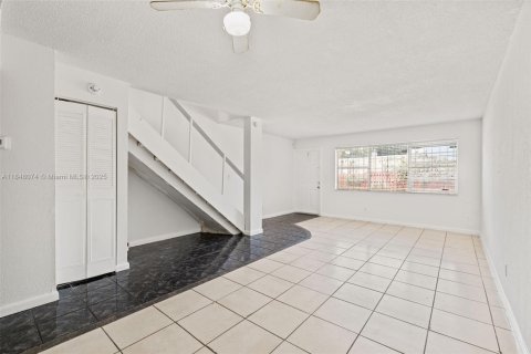Touwnhouse à vendre à Lauderhill, Floride: 2 chambres, 101.82 m2 № 1850516 - photo 6