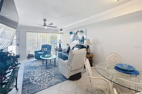 Duplex in Holmes Beach, Florida 2 bedrooms, 97.55 sq.m. № 2167386 - photo 13