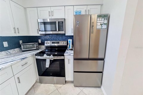Duplex in Holmes Beach, Florida 2 bedrooms, 97.55 sq.m. № 2167386 - photo 11