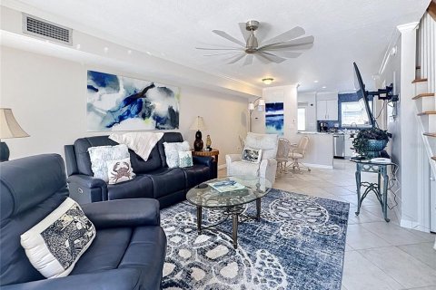Duplex in Holmes Beach, Florida 2 bedrooms, 97.55 sq.m. № 2167386 - photo 2