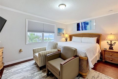 Duplex in Holmes Beach, Florida 2 bedrooms, 97.55 sq.m. № 2167386 - photo 26