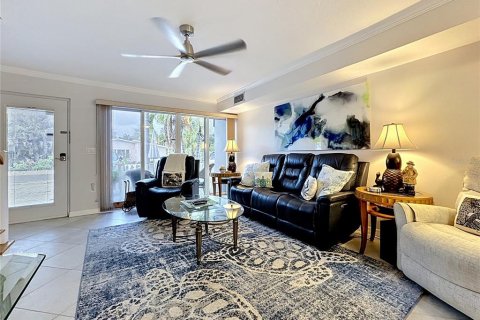 Duplex in Holmes Beach, Florida 2 bedrooms, 97.55 sq.m. № 2167386 - photo 4