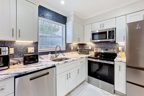 Duplex in Holmes Beach, Florida 2 bedrooms, 97.55 sq.m. № 2167386 - photo 5