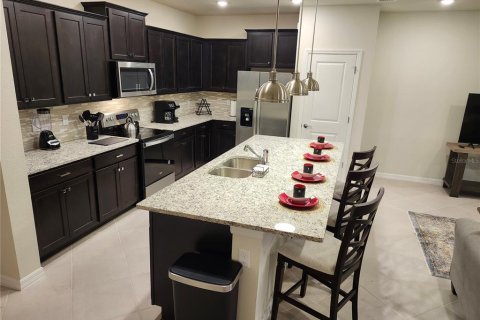 Adosado en venta en Clermont, Florida, 5 dormitorios, 213.68 m2 № 1718450 - foto 9