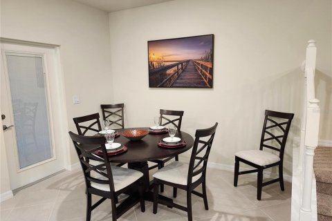 Adosado en venta en Clermont, Florida, 5 dormitorios, 213.68 m2 № 1718450 - foto 3