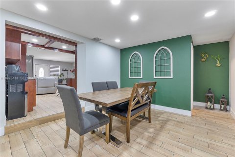 Купить виллу или дом в Холливуд, Флорида 3 спальни, 163.6м2, № 2033979 - фото 7