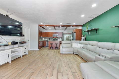 Купить виллу или дом в Холливуд, Флорида 3 спальни, 163.6м2, № 2033979 - фото 4