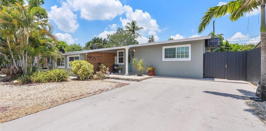 Дом в Холливуд, Флорида 3 спальни, 163.6м2 № 2033979