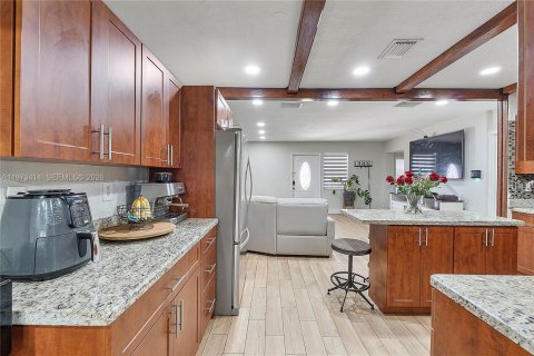 Купить виллу или дом в Холливуд, Флорида 3 спальни, 163.6м2, № 2033979 - фото 15