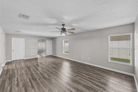 House in Dade City, Florida 4 bedrooms, 258.73 sq.m. № 2135821 - photo 9