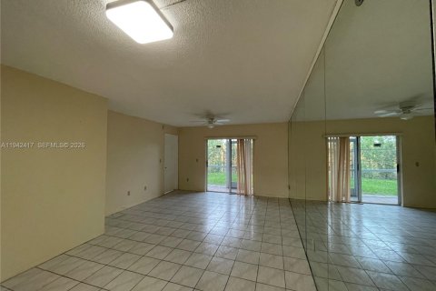 Condominio en venta en Miami, Florida, 2 dormitorios, 84.73 m2 № 1999952 - foto 12