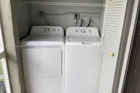 Condominio en venta en Miami, Florida, 2 dormitorios, 84.73 m2 № 1999952 - foto 16