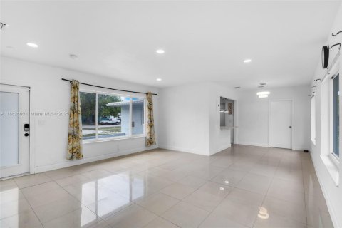 Casa en venta en Fort Lauderdale, Florida, 3 dormitorios, 106.28 m2 № 1891662 - foto 7