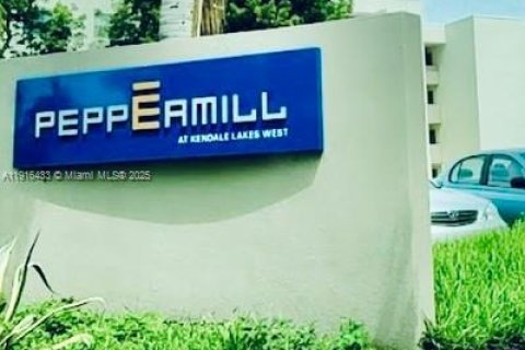 Copropriété à louer à Miami, Floride: 2 chambres, 80.45 m2 № 1971894 - photo 1