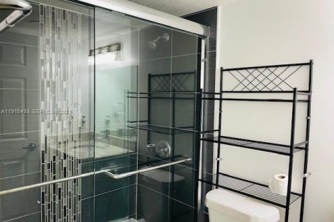 Copropriété à louer à Miami, Floride: 2 chambres, 80.45 m2 № 1971894 - photo 10