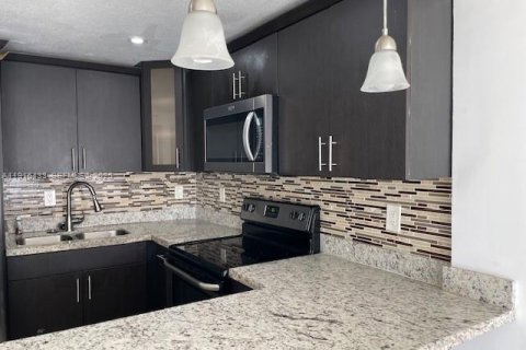 Copropriété à louer à Miami, Floride: 2 chambres, 80.45 m2 № 1971894 - photo 7