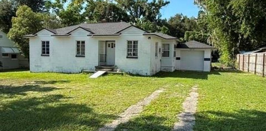 House in Leesburg, Florida 3 bedrooms, 88.26 sq.m. № 2237905