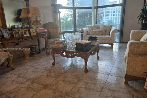 Condominio en venta en Aventura, Florida, 2 dormitorios, 101.82 m2 № 1763271 - foto 1