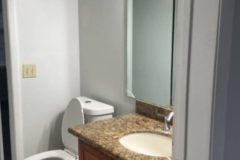 Condo in West Palm Beach, Florida, 2 bedrooms  № 2399686 - photo 10