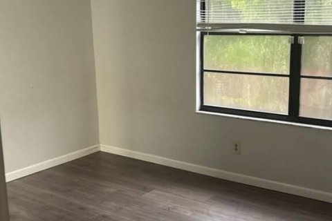 Condo in West Palm Beach, Florida, 2 bedrooms  № 2399686 - photo 7