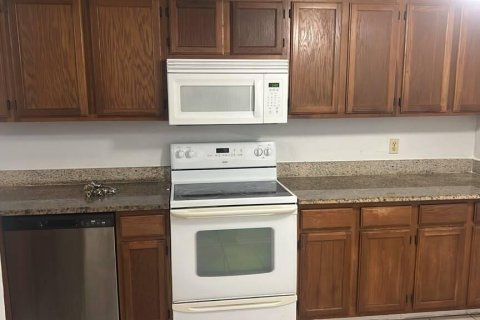 Condo in West Palm Beach, Florida, 2 bedrooms  № 2399686 - photo 3