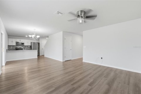 House in Sebring, Florida 5 bedrooms, 177.72 sq.m. № 2210450 - photo 20