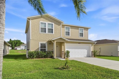 House in Sebring, Florida 5 bedrooms, 177.72 sq.m. № 2210450 - photo 3