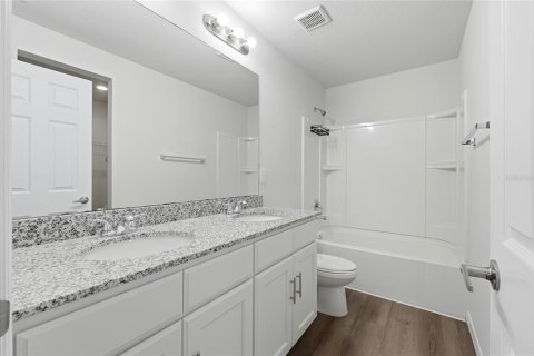 House in Sebring, Florida 5 bedrooms, 177.72 sq.m. № 2210450 - photo 29