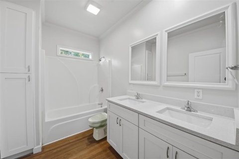 House in Orlando, Florida 4 bedrooms, 178.37 sq.m. № 2107116 - photo 25