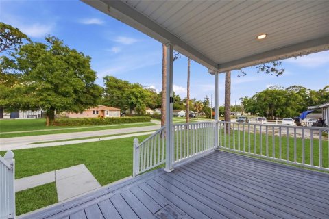 House in Orlando, Florida 4 bedrooms, 178.37 sq.m. № 2107116 - photo 2